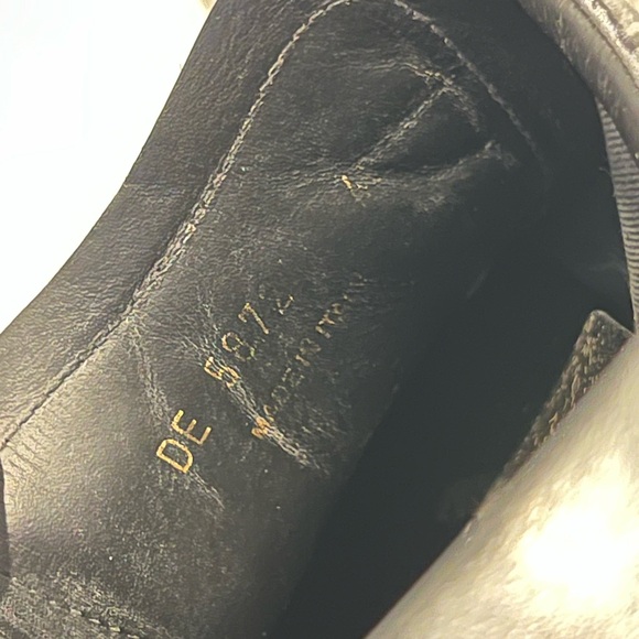 Yves Saint Laurent Metallic Court Classic - Picture 2 of 8